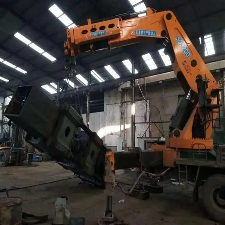 桂东130吨折臂吊车出租吊机租赁附近电话